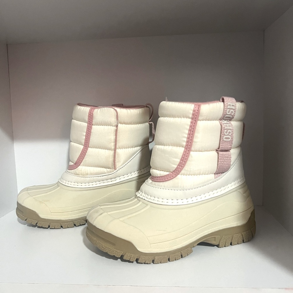 Oshkosh Toddler girl snow boots